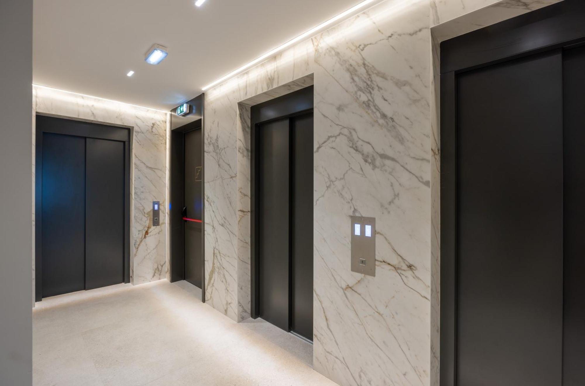 Center Lux 1 * Belgrade